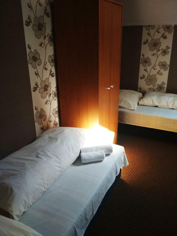 Sawik Dziekanowice Motel Lednogora Exterior photo